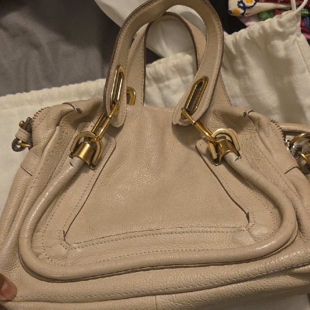 Authentic CHLOE PARATY - Cream Leather Shoulder Bag with Silver Accents - Picture 2 of 16